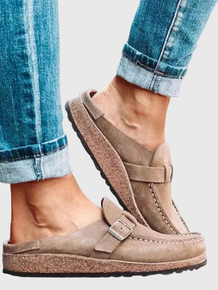 Mazy | Suede Buckle Comfort Clogs