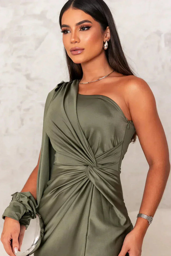 Camila | One-shoulder satin dress